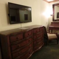 レトロな箪笥とデスク