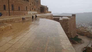 オスマン軍からの防御のため