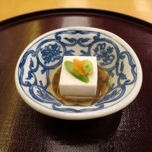 御膳の逸品を、酒の肴にと、先に持って来ていただけました