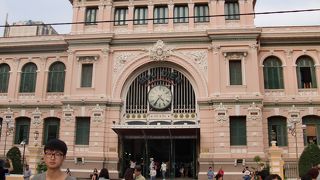 ここでカレンダーを買いました。