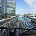 ゆりかもめと新橋駅と東京展示場正門前駅。