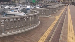 サンビーチとなり