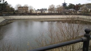 奈良公園の東寄りにある用水池