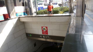 地下鉄1号線と2号線の乗り換え駅