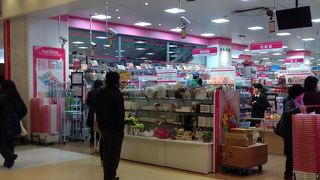 便利なモールですがランチ時は苦労します