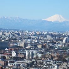 西側の眺め 晴れた日には富士山も見ることができます