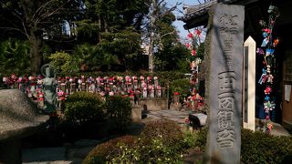 風車が時折からからと