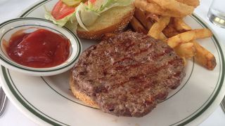 ハンバーガーでこの高級感！