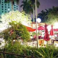 敷地内のカフェ