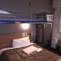 ベッドの上に二段ベッド？