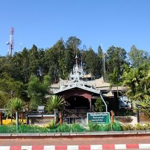 ミャンマー様式の寺院がとてもきれいです