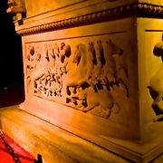 アレクサンダー大王の石棺他　所蔵品は古代メソポタミアからオスマン帝国時代のものまで１０万点余り