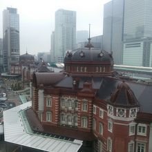 キッテガーデンから眺める東京駅赤レンガ庁舎