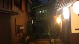 着物の女性が似合う街。