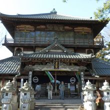 ?曹源寺さざえ堂（布袋尊）です。