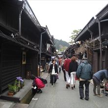 路地も少し狭め