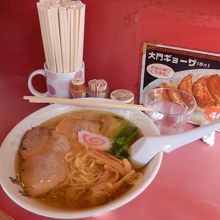 黄金塩ラーメン・750円。とても美味しい。