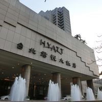 台北市内にある高級ホテルです。
