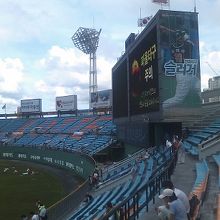 外野スタンドの様子