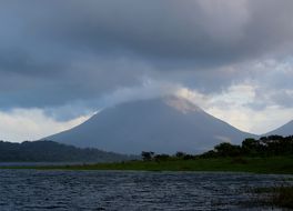 アレナル火山