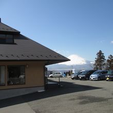 富士山と施設全景