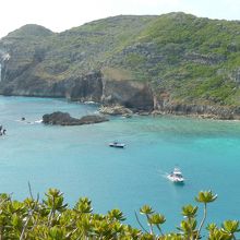 高台から眺めています