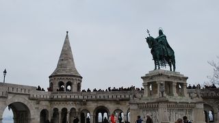 漁夫の砦の近く