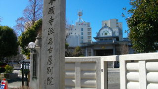 築地の本願寺と少し似ています