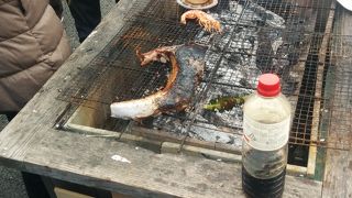 市場で買ったその場で焼いて食べれる