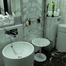 オブザベーション・デッキ・アット300の女性用トイレ。