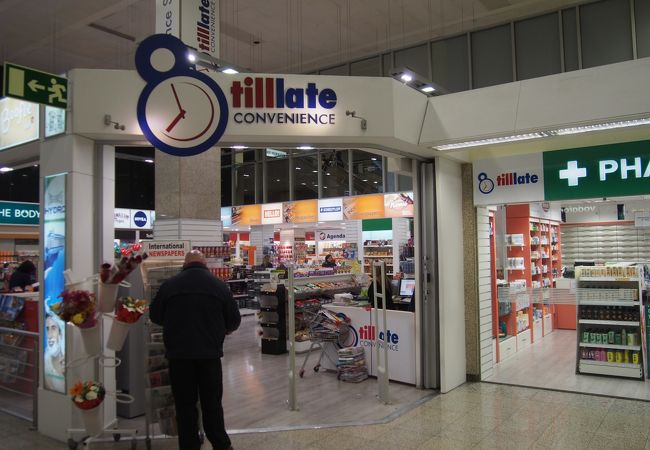 8 Till Late Convenience (Malta Airport Arrivals Hall)
