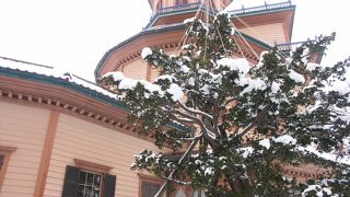 霞城公園内にある洋館