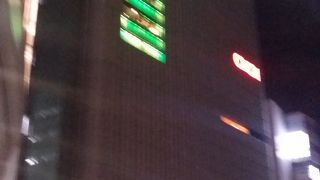 夜は外から見ると綺麗です