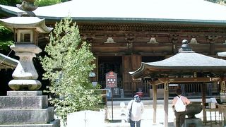 四国別格二十霊場と四国三十六不動尊霊場両方に属している札所です