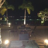 夜はライトアップの中で免税ビールがおススメ！