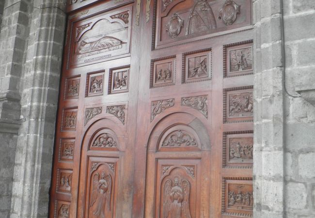 ホリー ロザリー パリッシュ チャーチ グラウンド