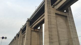 コンクリート橋脚の見事さ