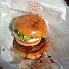 名物のハンバーガー