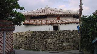 まさに沖縄の伝統的家屋
