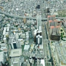 通天閣が小さく見えます