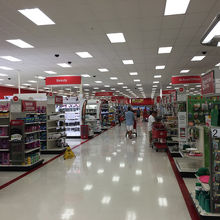 ばらまき系のお土産などオススメ商品がいっぱい。