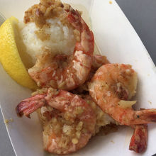 全部食べるのは大変なのでハーフサイズでオーダー