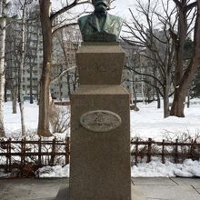 クラーク博士の胸像