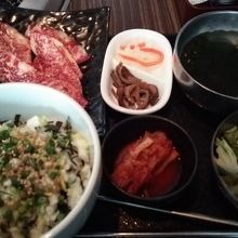 白米は追加料金でねぎ御飯にしてもらえます。