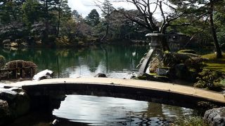 この橋に乗って記念撮影を！