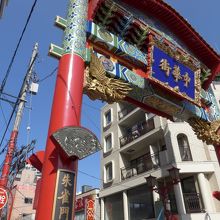 南側から見た朱雀門