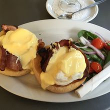 Eggs Benedict with bacon