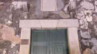 わざわざこの廻廊から登る必要はありません