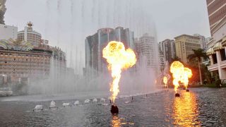 昼間は炎、夜はライティングがキレイ