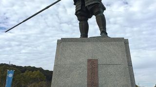 若宮八幡宮の南側